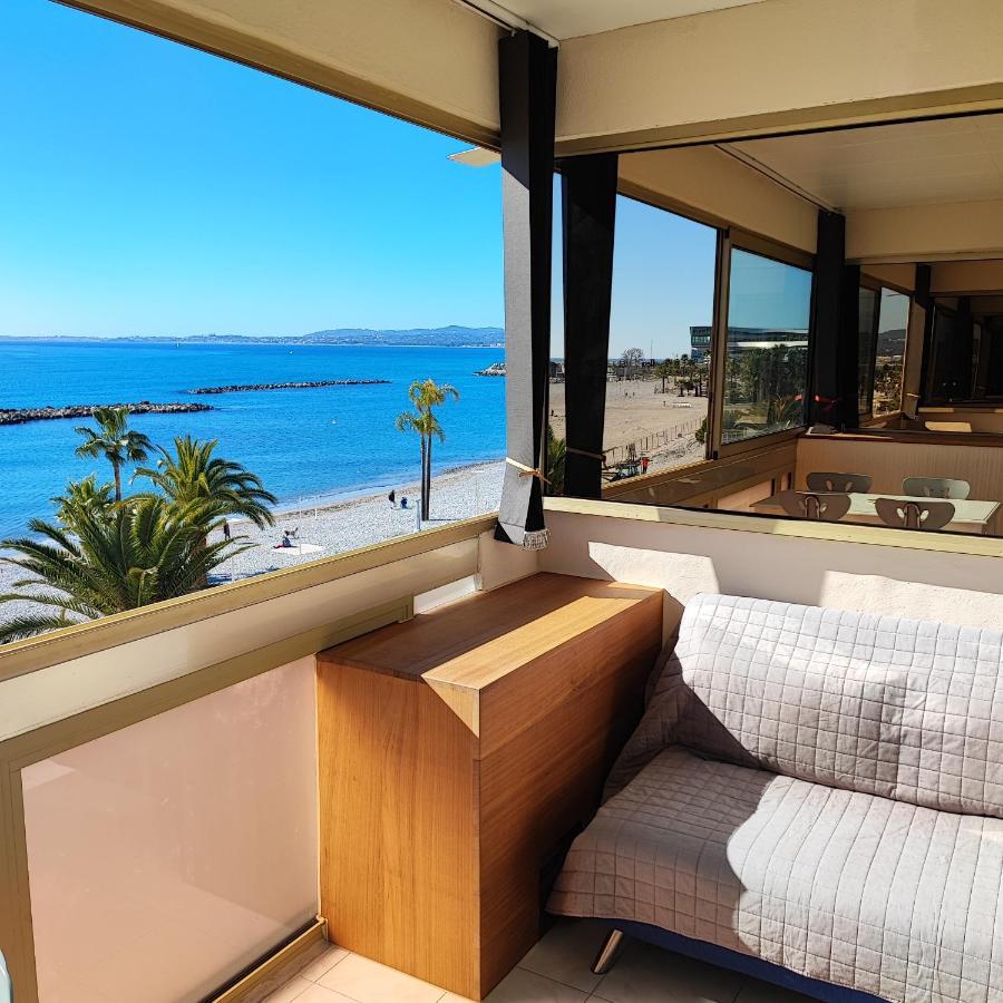 Grand studio bord de mer- accès direct aux plages Saint-Laurent-du-Var Esterno foto
